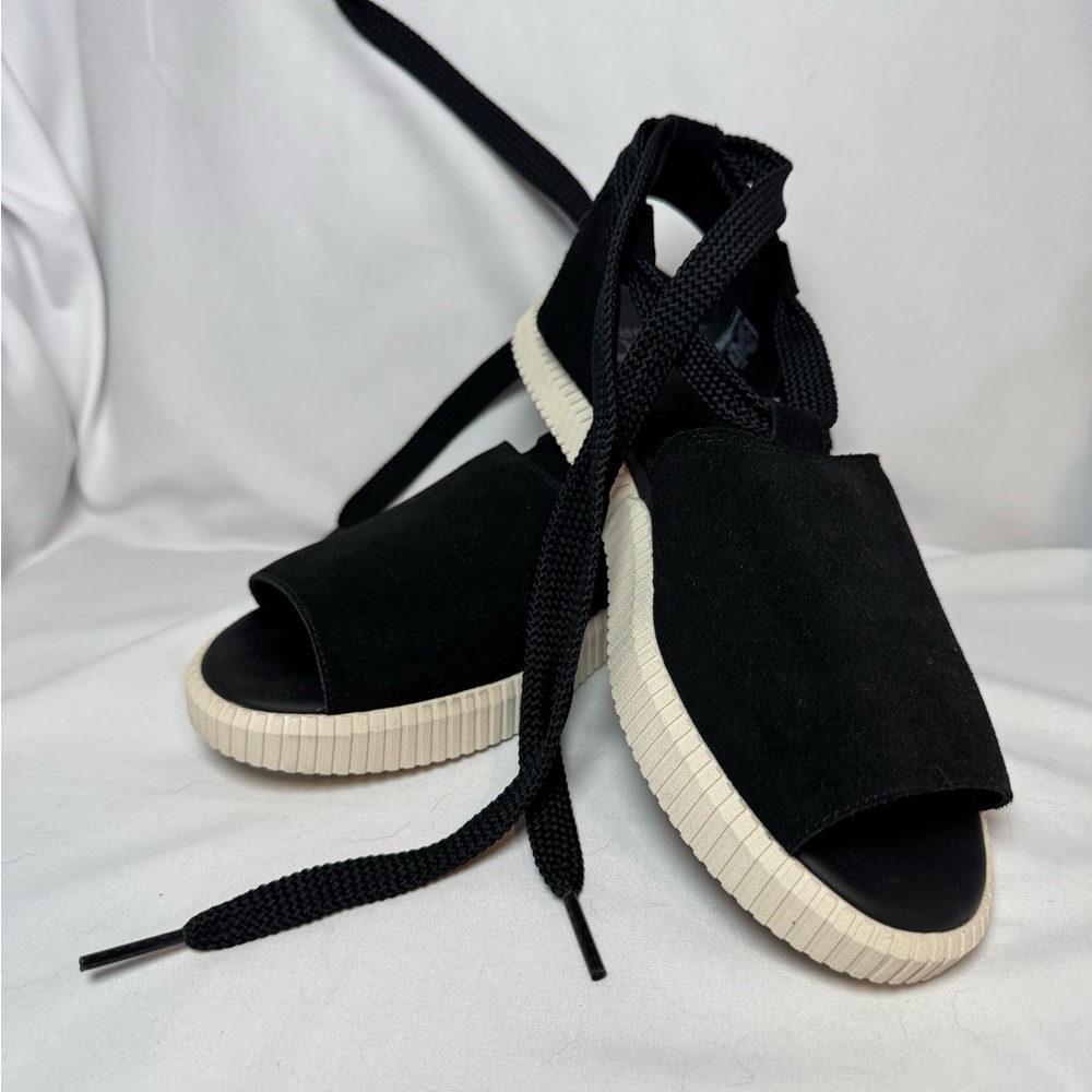 NWOT Sorel Black Gladiator Lace Up Sandals 8
